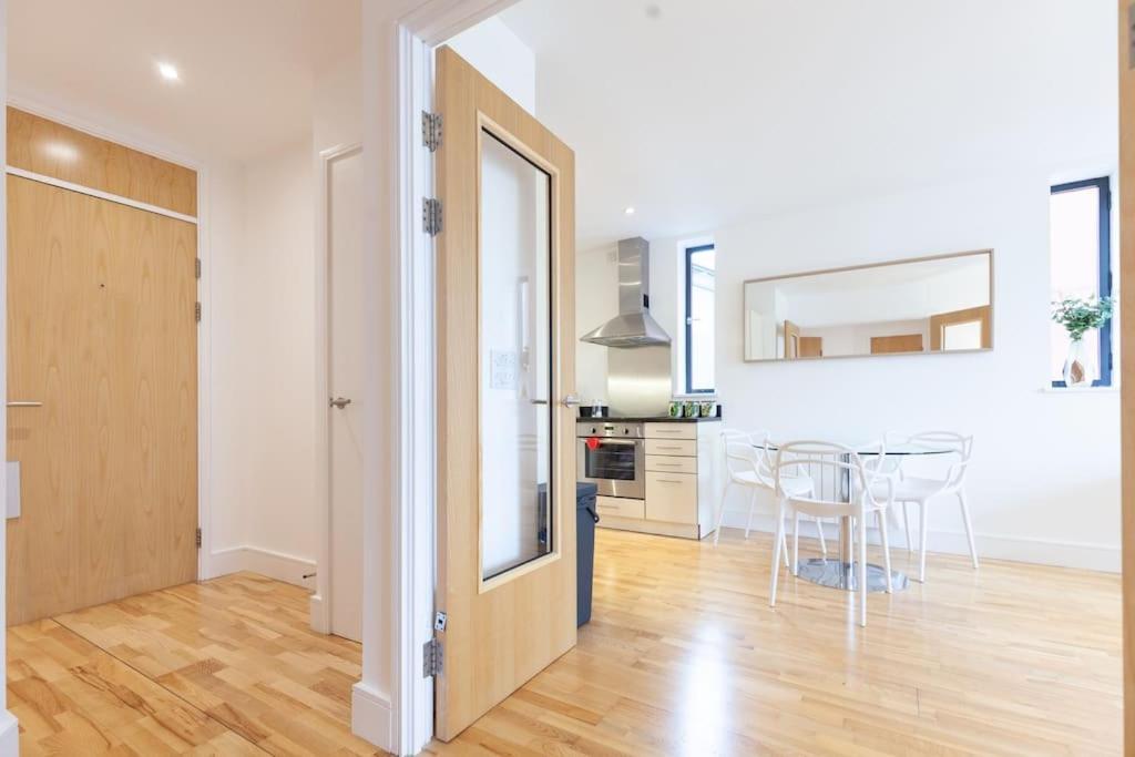 Oxfordshire Living - The Tolkien Apartment - Оксфорд Екстериор снимка